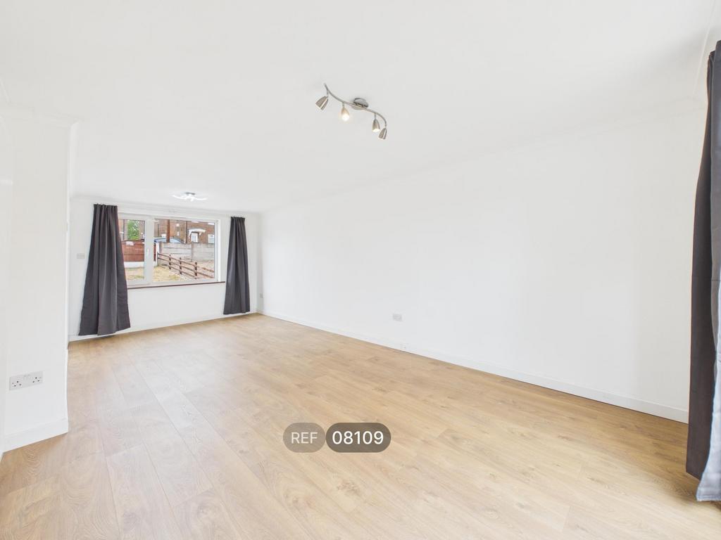 House in Nottingham, Bestwood Park Estate - View 2