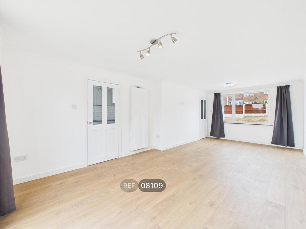 House in Nottingham, Bestwood Park Estate - View 3