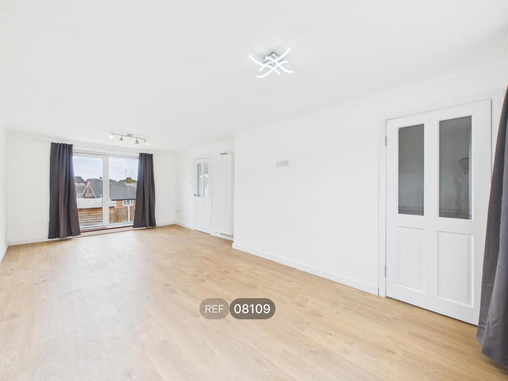 House in Nottingham, Bestwood Park Estate - View 4