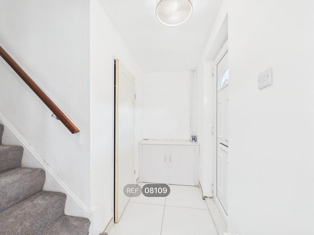 House in Nottingham, Bestwood Park Estate - View 5