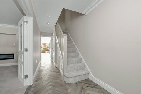4 bedroom house for sale, Oatlands Drive, Weybridge, KT13