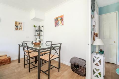 1 bedroom flat for sale, North Parade, Horsham
