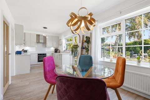 4 bedroom detached house for sale, Westfield Court, Mirfield