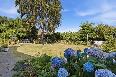 4 bedroom detached house for sale, Westfield Court, Mirfield