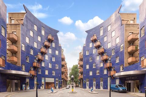The Circle, Queen Elizabeth Street, London, SE1