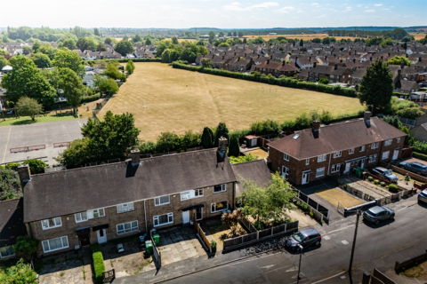3 bedroom terraced house to rent, Listowel Crescent, Clifton, NG11