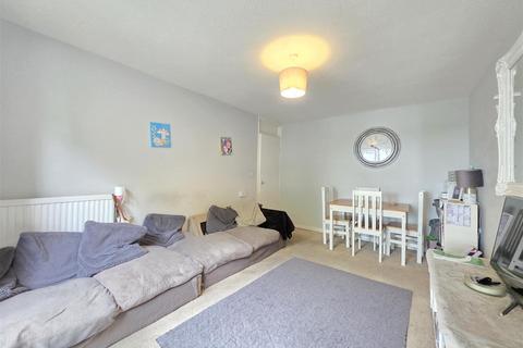 1 bedroom flat for sale, Aidan Close, Dagenham