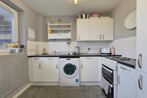 1 bedroom flat for sale, Aidan Close, Dagenham