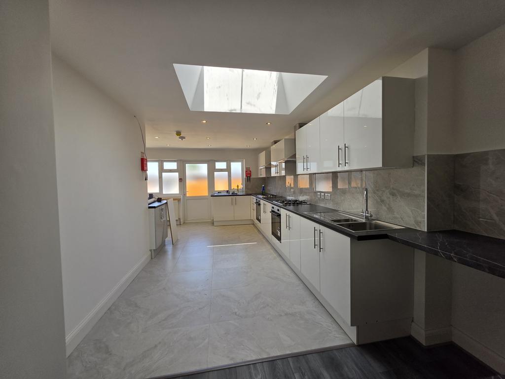 Towers Road, Southall UB1 - View 4