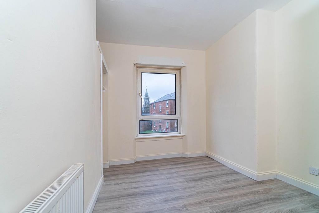 Apartment in Glasgow, Waverley Park, Pollokshaws - View 5