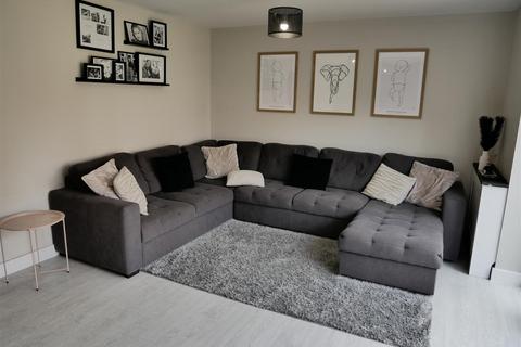 3 bedroom semi-detached house for sale, Clover Grove, Calne