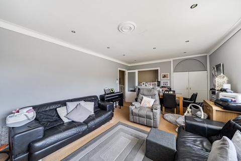 2 bedroom maisonette for sale, Fairgreen Court, Fairgreen, Barnet, EN4