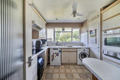 2 bedroom maisonette for sale, Fairgreen Court, Fairgreen, Barnet, EN4