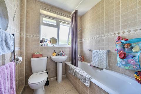 2 bedroom maisonette for sale, Fairgreen Court, Fairgreen, Barnet, EN4