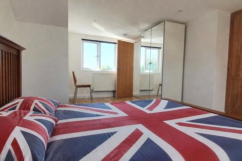 1 bedroom maisonette for sale, St. Johns Lane, Bedminster, Bristol, BS3