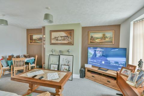2 bedroom semi-detached house for sale, Fellgate Gardens, Gateshead NE10