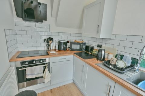 2 bedroom semi-detached house for sale, Fellgate Gardens, Gateshead NE10