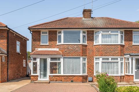 Calder Gardens, Edgware HA8