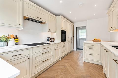 3 bedroom terraced house for sale, Howlands, Welwyn Garden City, Hertfordshire, AL7