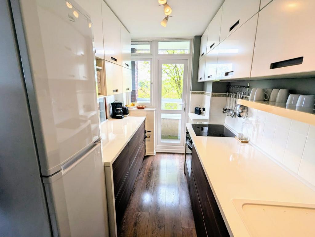 Apartment in Birmingham, West Midlands - More