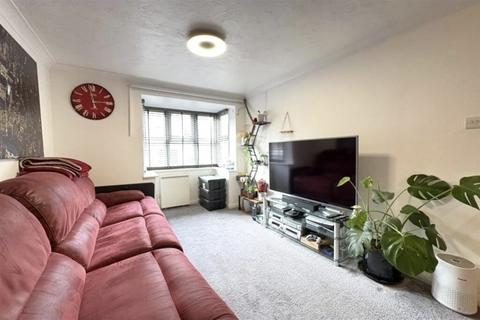 1 bed flat/apartment for rent in Newport Road, Aldershot, Hampshire, GU12