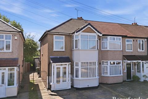 Amery Gardens, Gidea Park, RM2
