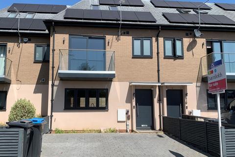 4 bedroom terraced house for sale, Lincoln Road, Enfield