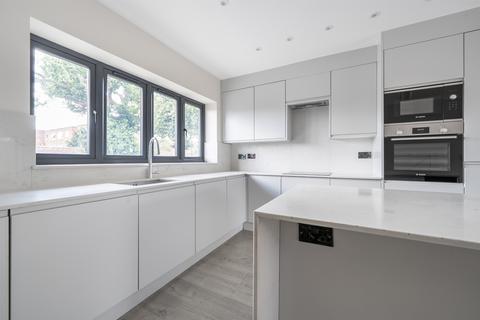 4 bedroom terraced house for sale, Lincoln Road, Enfield