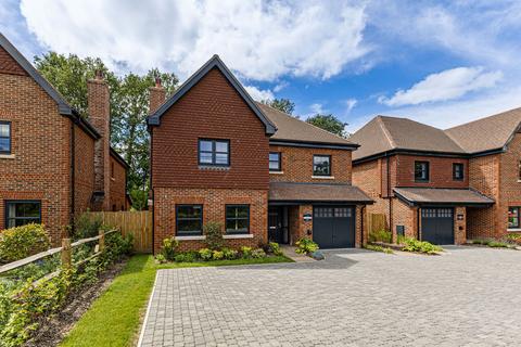 4 bedroom detached house for sale, Oakland Grove Ridgley Road, Godalming, GU8