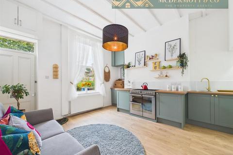 1 bedroom end of terrace house for sale, Green Lane, Delph, Saddleworth