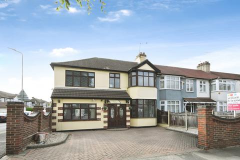 Belgrave Avenue, Romford