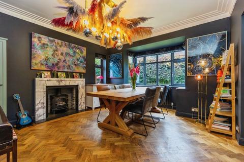 4 bedroom detached house for sale, Macclesfield Road, Macclesfield SK10