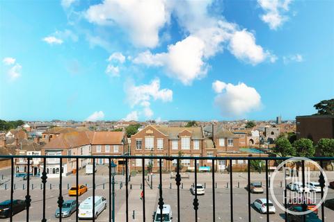 3 bedroom flat for sale, The Conge, Great Yarmouth, NR33