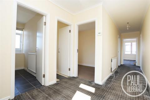 3 bedroom flat for sale, The Conge, Great Yarmouth, NR33