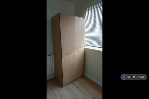 1 bedroom in a house share to rent, Tinkers Bridge, Milton Keynes, MK6