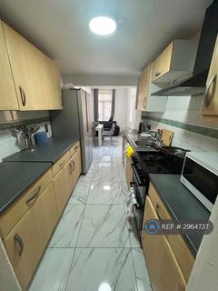 1 bedroom in a flat share to rent, Grange Road, London, E13