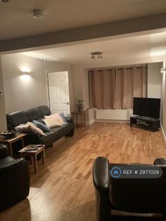 1 bedroom in a house share to rent, London Road, Feltham, TW14