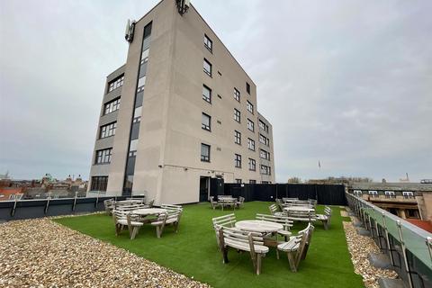 1 bedroom apartment to rent, 8th Floor,  Essex House, Manor Street, Hull