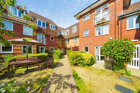 1 bedroom flat for sale, Plymyard Avenue, Bromborough, Wirral