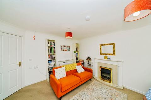 1 bedroom flat for sale, Plymyard Avenue, Bromborough, Wirral