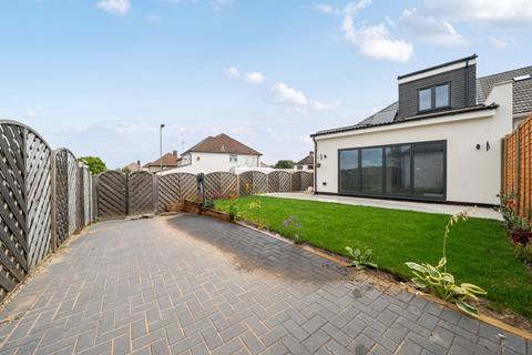 3 bedroom bungalow for sale, Oakdene Road, Orpington, Kent, BR5
