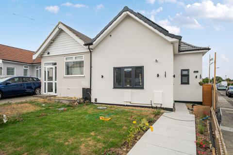 3 bedroom bungalow for sale, Oakdene Road, Orpington, Kent, BR5