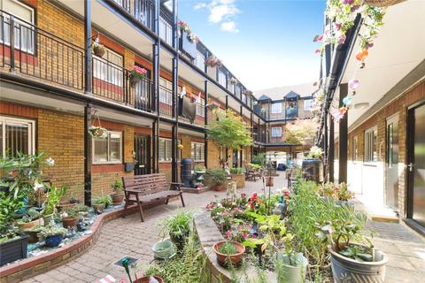 Edwin Arnold Court, Sidcup DA14