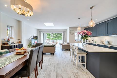 3 bedroom bungalow for sale, St. Edmunds Avenue, Ruislip