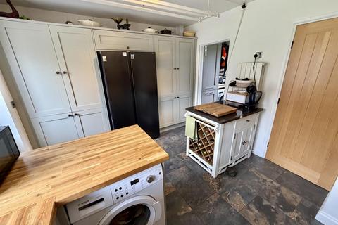 3 bedroom semi-detached house for sale, Hopton Drive, Mirfield