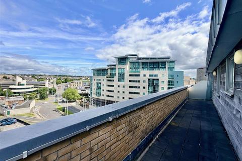 2 bedroom apartment for sale, Millbay Road, Plymouth PL1