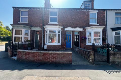 3 bed terraced house for rent in Grovehill Road, BEVERLEY