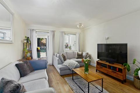 McRae Lane, MITCHAM, Surrey, CR4