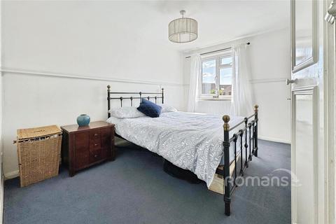 3 bedroom semi-detached house for sale, Thorburn Chase, College Town, Sandhurst