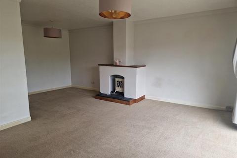 4 bedroom detached house to rent, Highfield Park Road, Launceston PL15